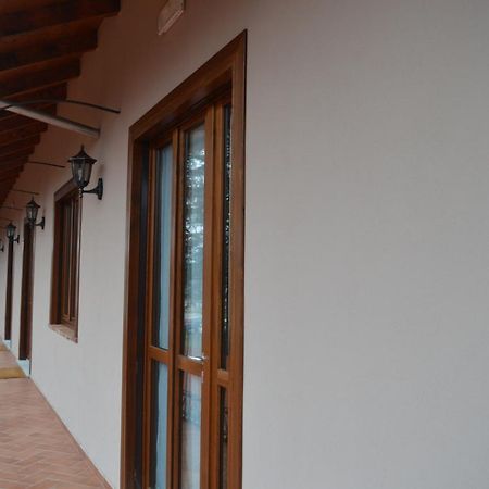 La Locanda Della Staffa Pombia Exterior foto